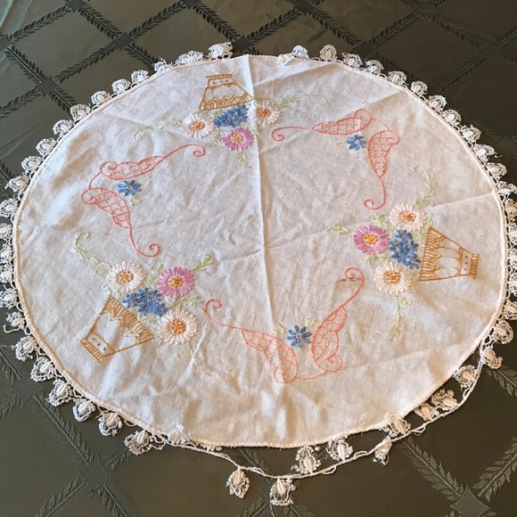 Vintage Table Linens - Picture 8 of 11
